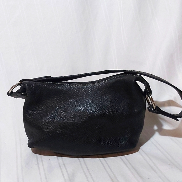Roots Handbags - 13. ROOTS LEATHER SHOULDER BAG!